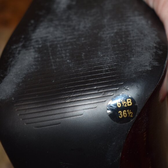 BCBG Generation Ariel Ruby Red Patent Peep Toe Heels Shoes Womens Size 6 1/2B - Picture 8 of 8